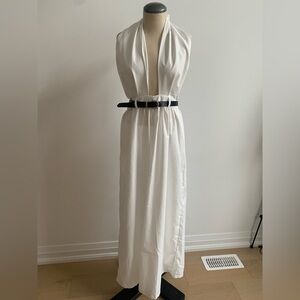 Elegant White Sleeveless Dress with Belt